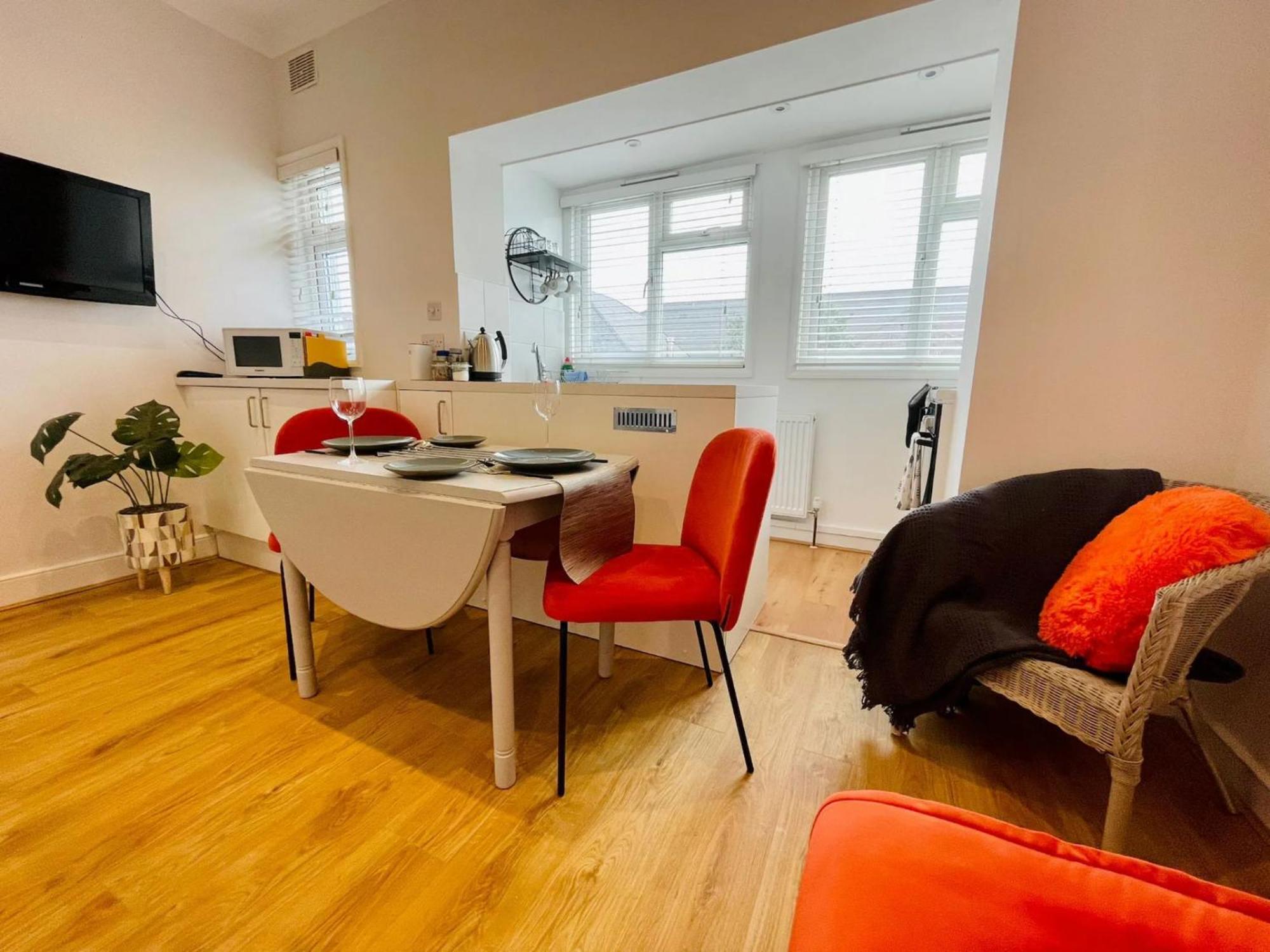 Flat In The Heart Of Leigh On Sea Less Than 2 Miles From The Beach Southend-on-Sea Bagian luar foto